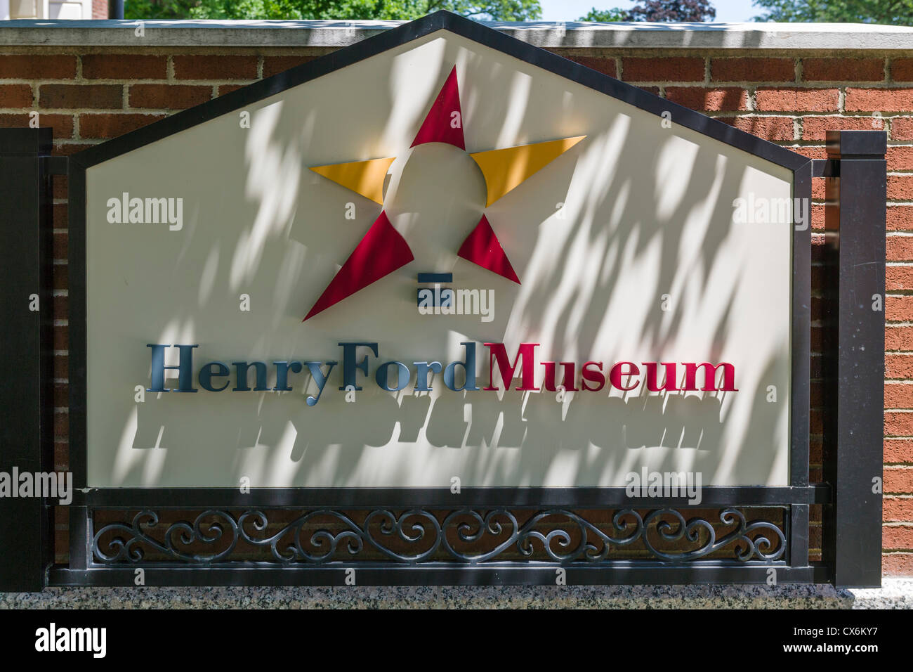 Segno al di fuori del Museo di Henry Ford, Dearborn, Detroit, Michigan, Stati Uniti d'America Foto Stock