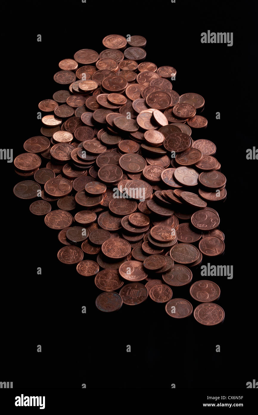Un mucchio di rame delle monete in euro Foto Stock