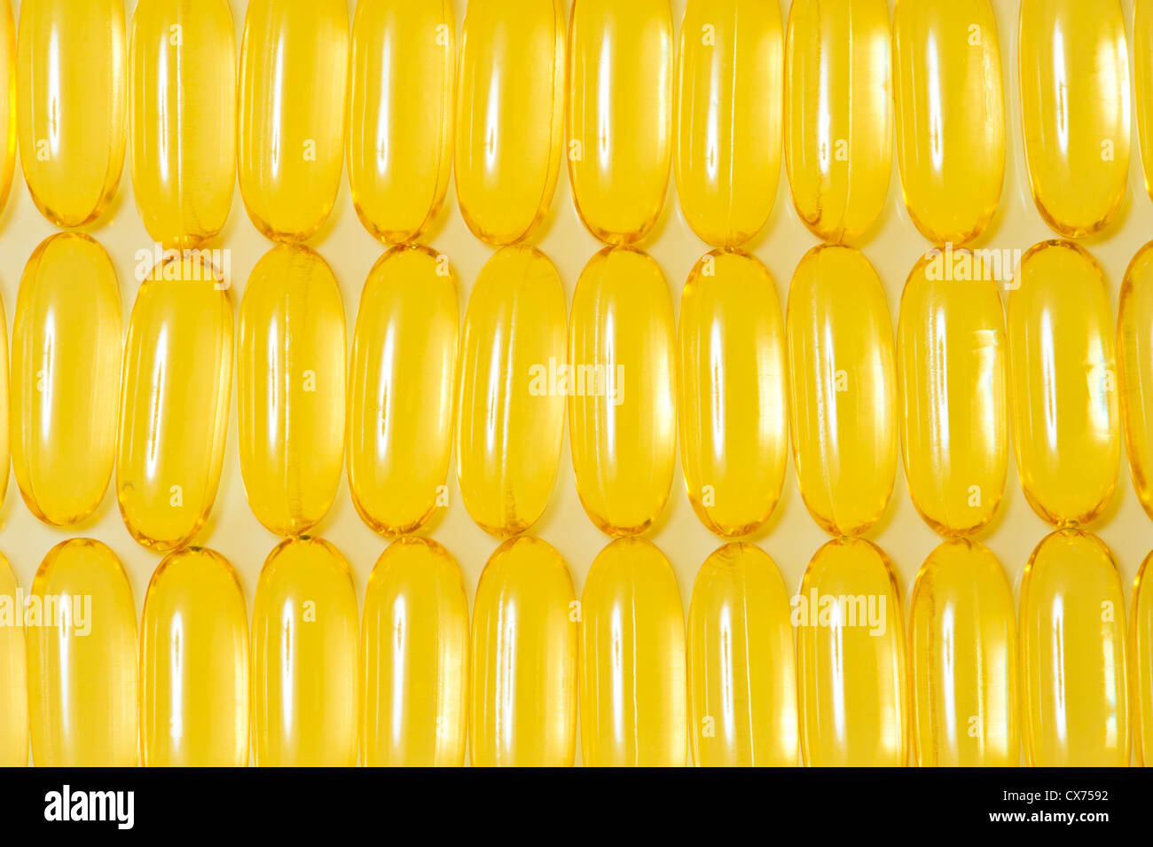 OMEGA 3 OLIO DI PESCE CAPSULE GEL MORBIDO integratori per la salute e la funzione cerebrale Foto Stock