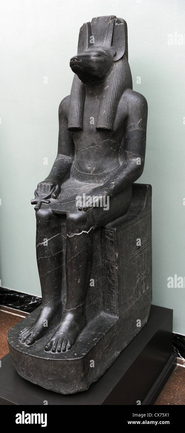 Statua dello sciacallo capo-dio Anubis. Bronzo. Probabilmente xxvi dinastia. Antico Impero. 664-525 A.C. Foto Stock