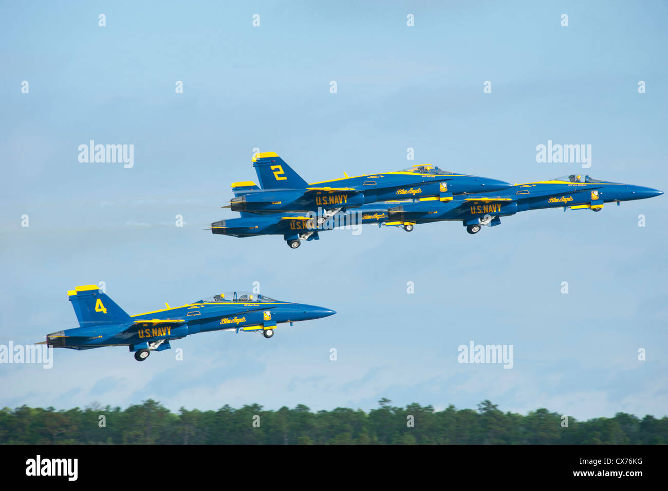 PENSACOLA, FL - 18 settembre: U.S. Navy Blue Angels volare in formazione in Pensacola, FL, il 18 settembre 2012. Foto Stock