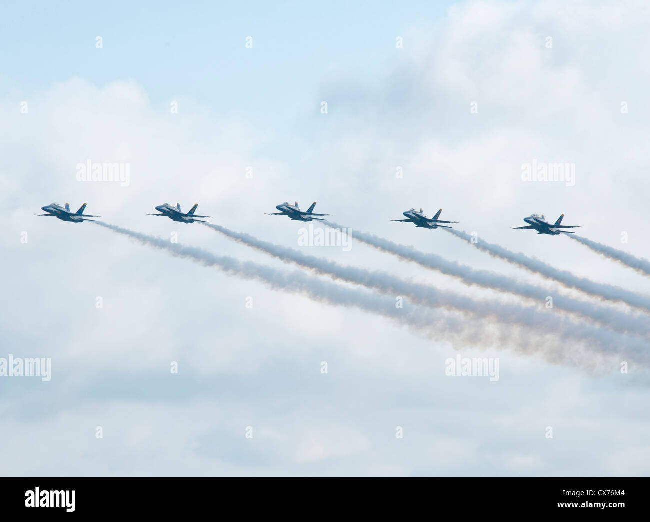 PENSACOLA, FL - 18 settembre: U.S. Navy Blue Angels volare in formazione in Pensacola, FL, il 18 settembre 2012. Foto Stock