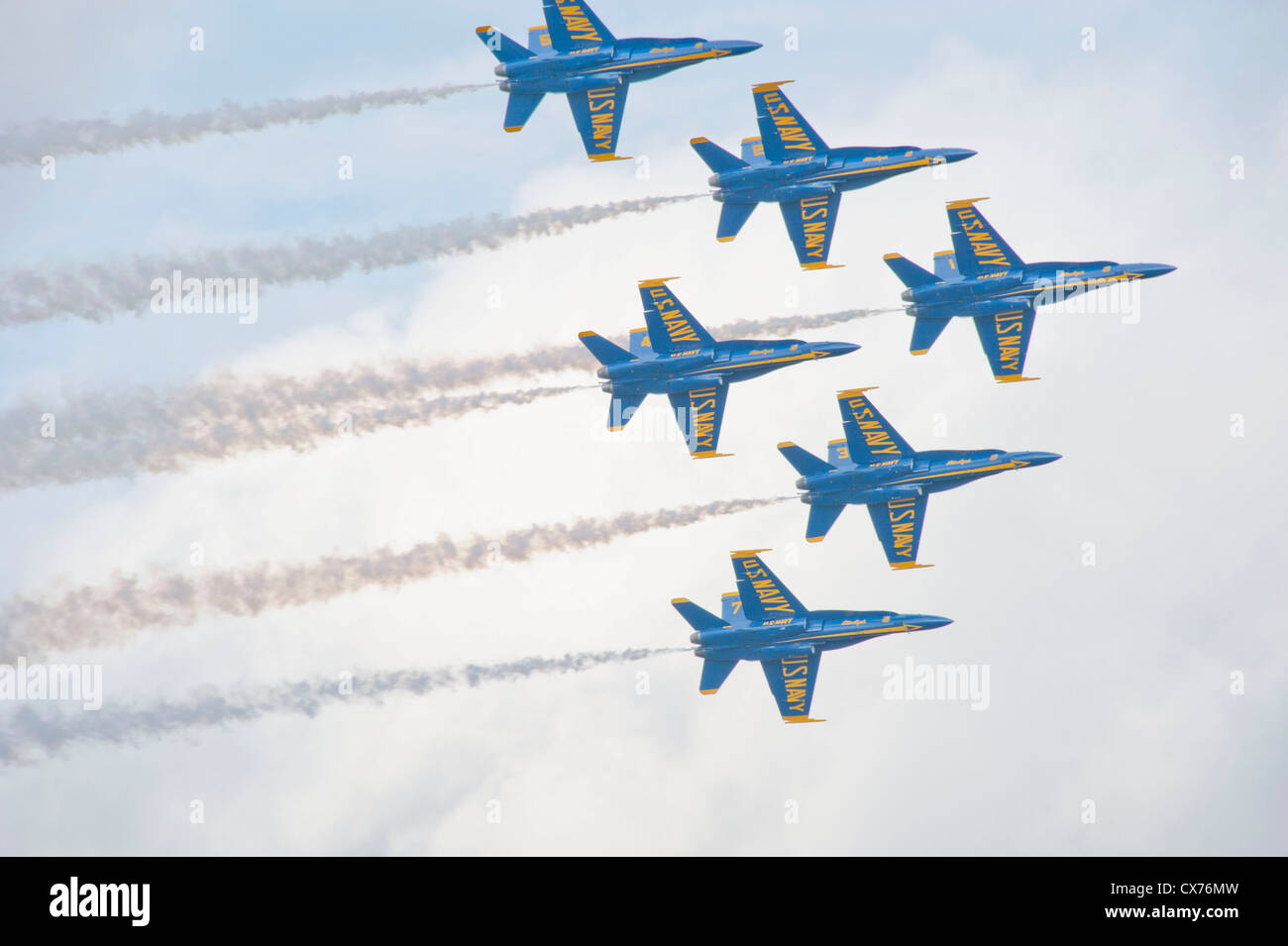 PENSACOLA, FL - 18 settembre: U.S. Navy Blue Angels volare in formazione in Pensacola, FL, il 18 settembre 2012. Foto Stock