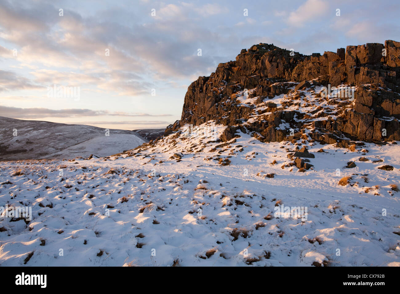 Inverno a Housey rocce della valle Harthope, Cheviot Hills, Northumberland National Park. Inghilterra Foto Stock