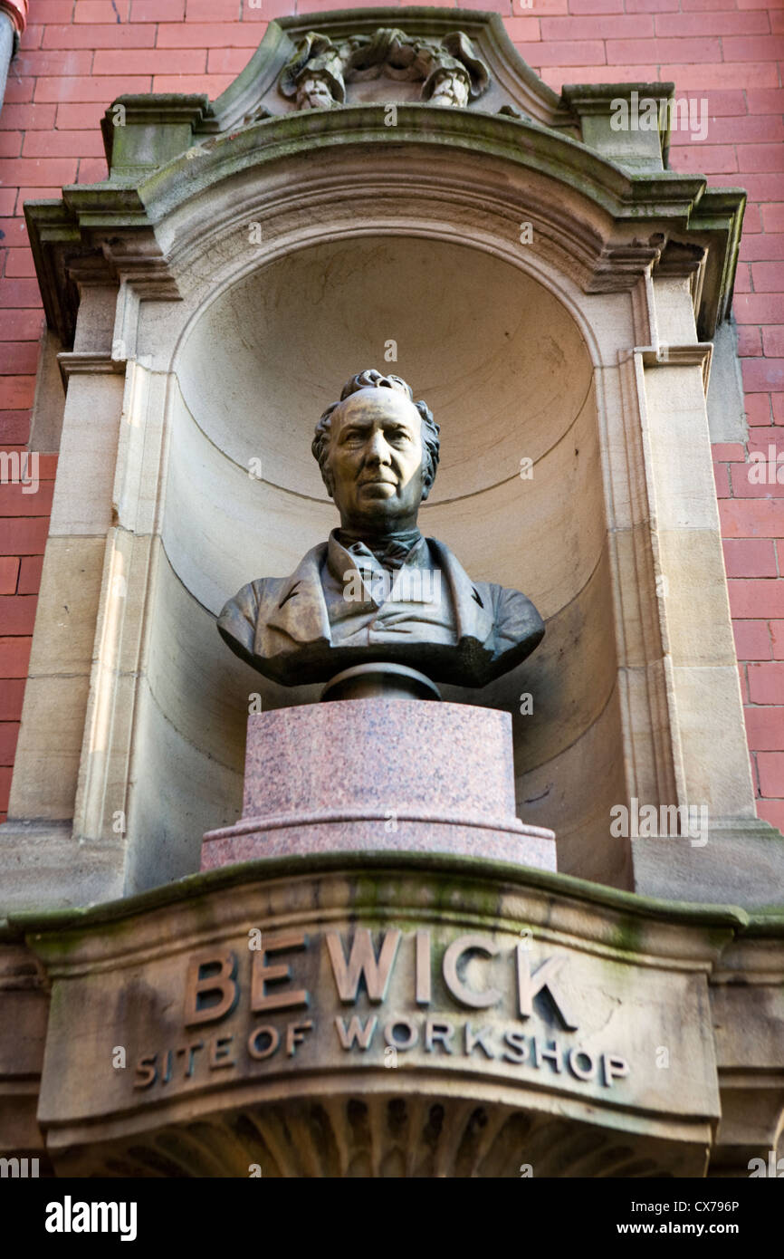 Statua di Thomas Bewick a Newcastle upon Tyne, nel sito della sua officina Foto Stock