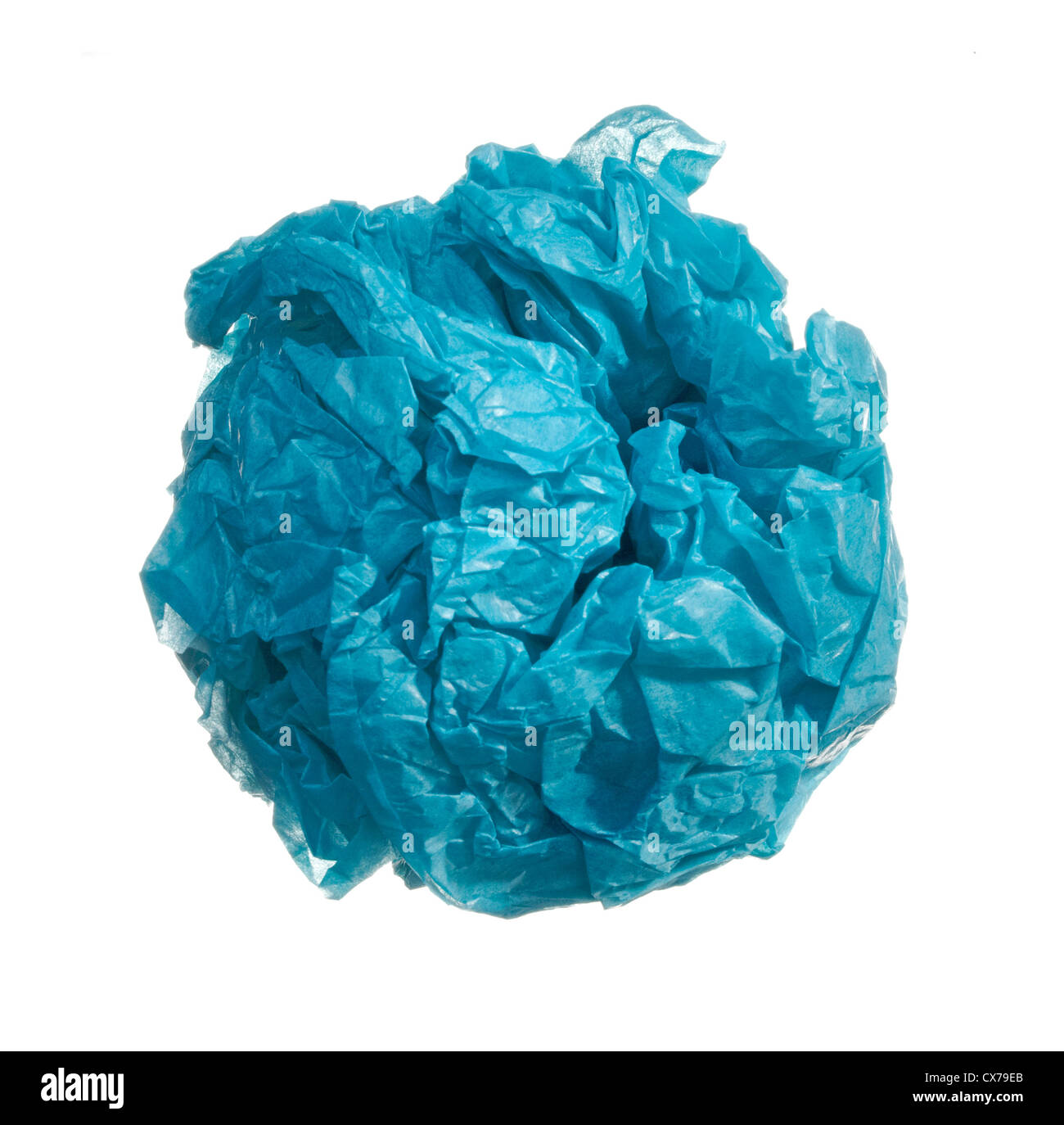 Blue borra di carta in una forma a sfera fotografata su uno sfondo bianco Foto Stock