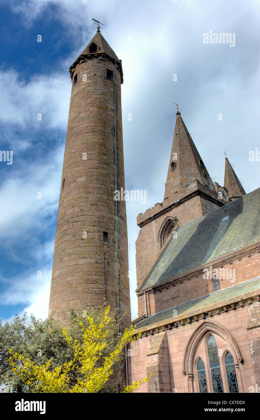 Torre rotonda vicino alla cattedrale (XI secolo), Brechin, Angus, Scotland, Regno Unito Foto Stock