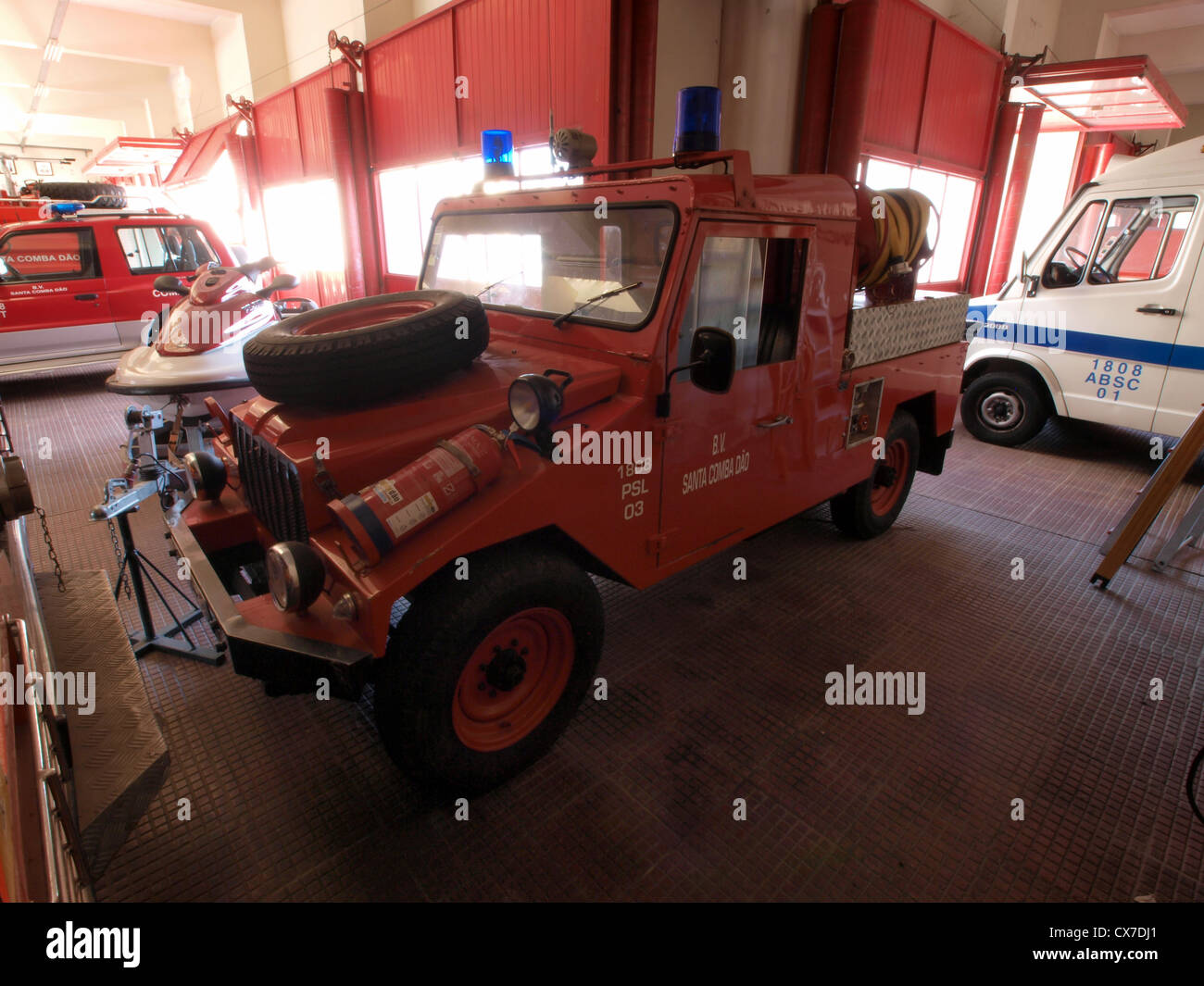 UMM motore fire del dipartimento dei vigili del fuoco di BV Santa Comba Dao, Portogallo picFire motori del Portogallo. Foto Stock