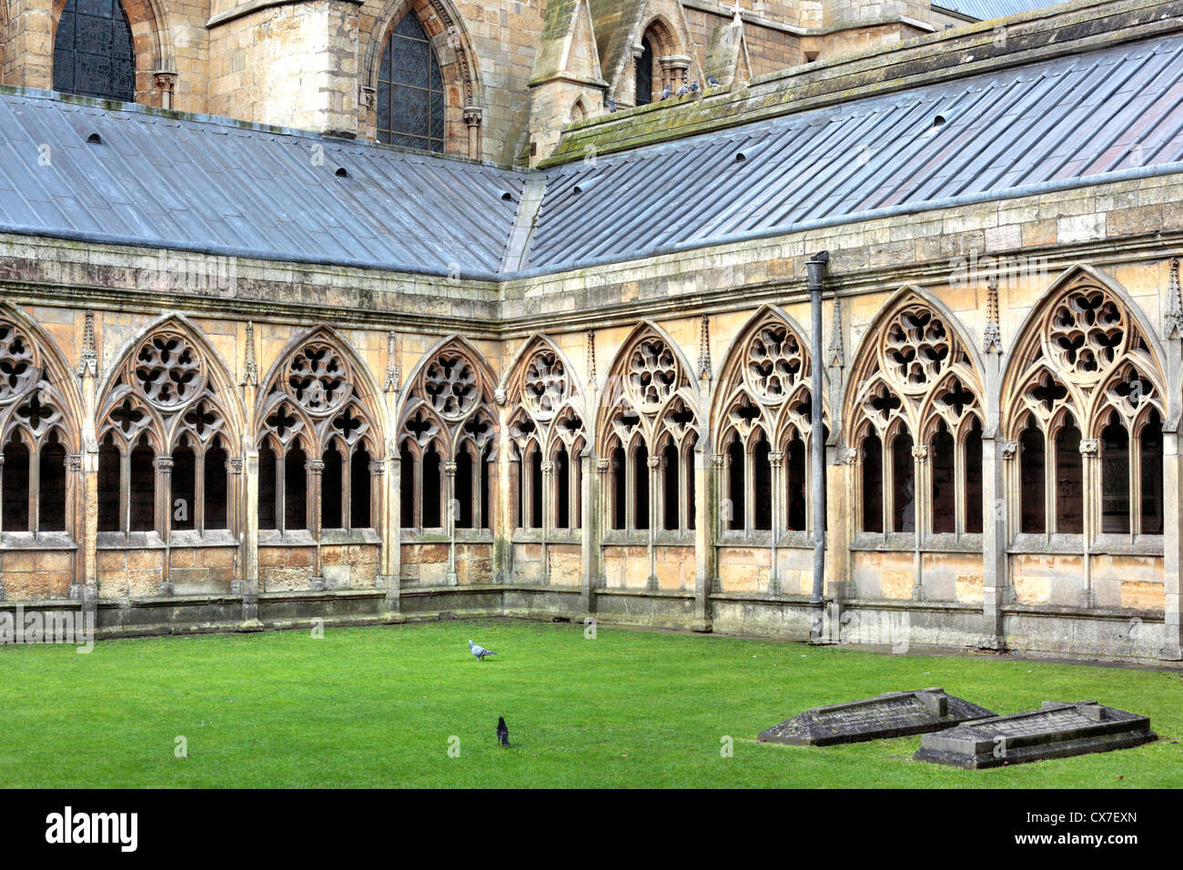Chiostro della Cattedrale di Lincoln, Lincoln, Lincolnshire, England, Regno Unito Foto Stock