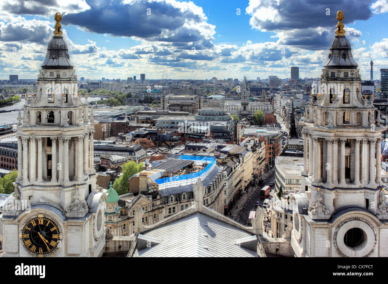 Le torri della Cattedrale di Saint Paul, Londra, Regno Unito Foto Stock