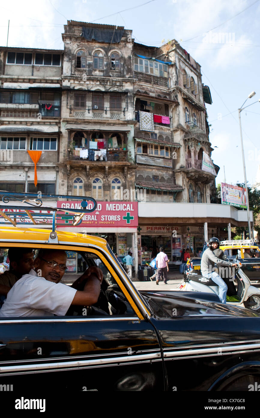 Taxi driver in Mumbai Foto Stock