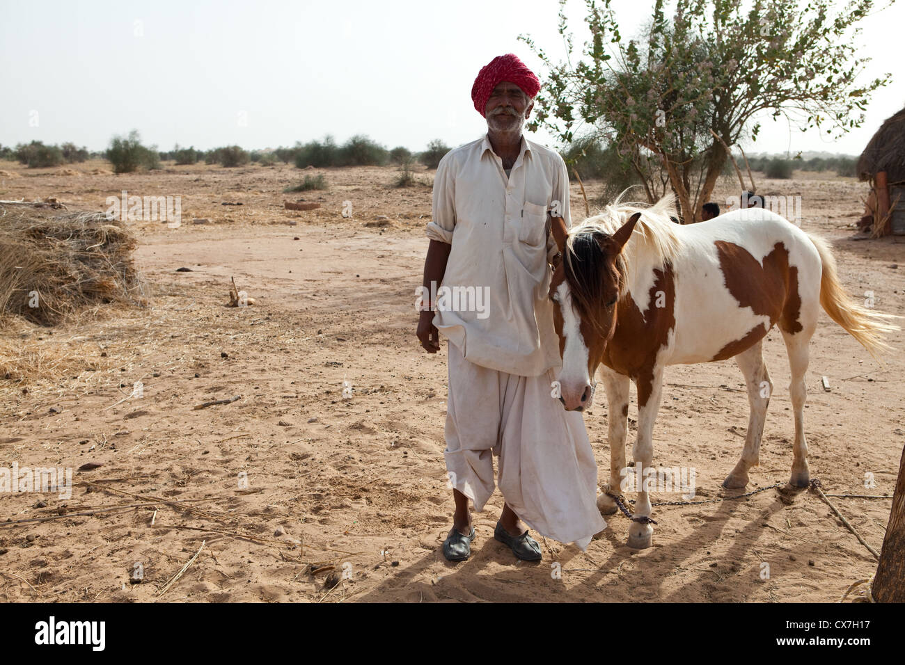 Indian uomo nel deserto di Thar Foto Stock