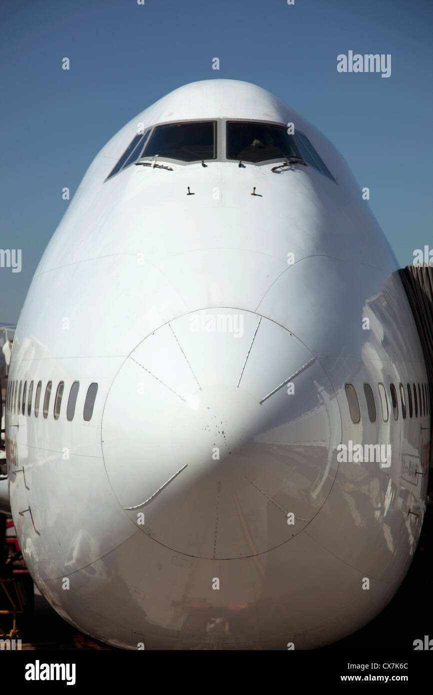 Parte anteriore del jumbo jet Foto Stock