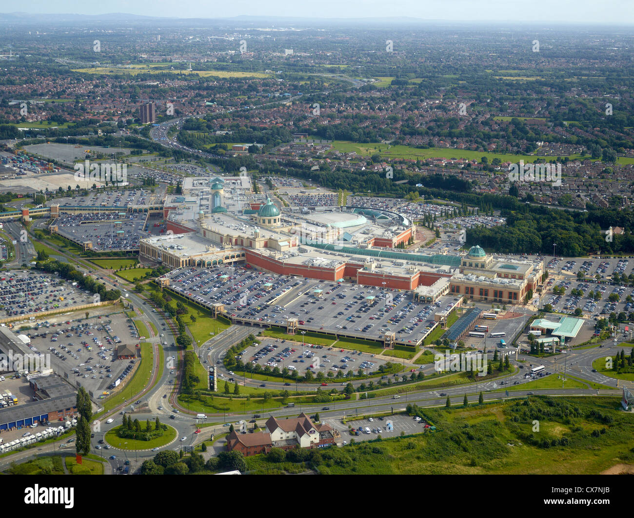 Centro Commerciale Trafford Manchester, dall'aria, North West England Regno Unito Foto Stock Centro Commerciale Trafford Manchester, dall'aria, North West England Regno Unito Foto Stock