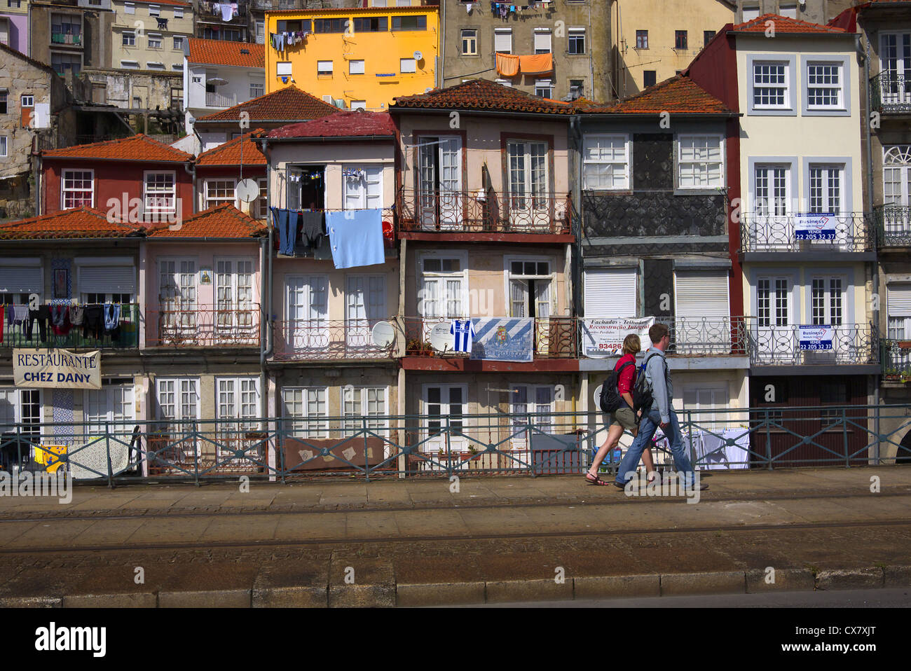 Alloggiamento a schiera a Porto, Portogallo. Foto Stock