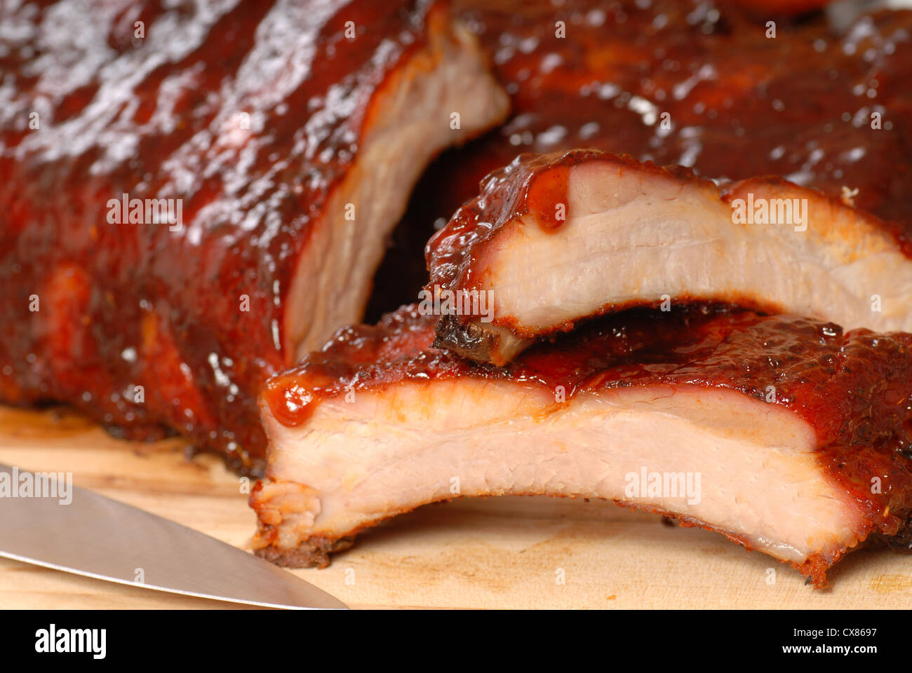 Delizioso BBQ Ribs con una salsa piccante Foto Stock