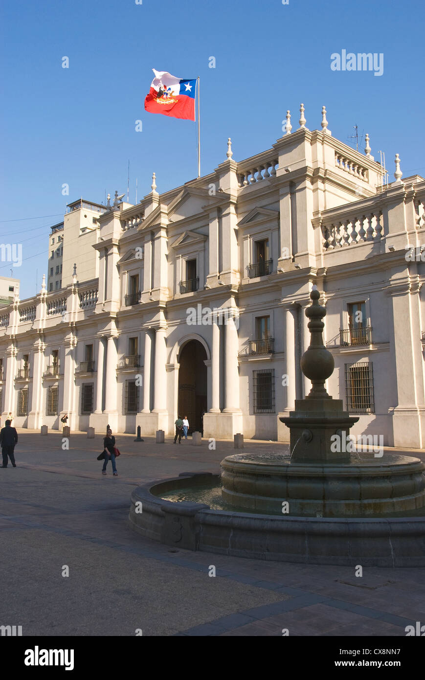 Elk198-1111v CILE, Santiago, il Palacio de la Moneda, Palazzo presidenziale con fontana Foto Stock