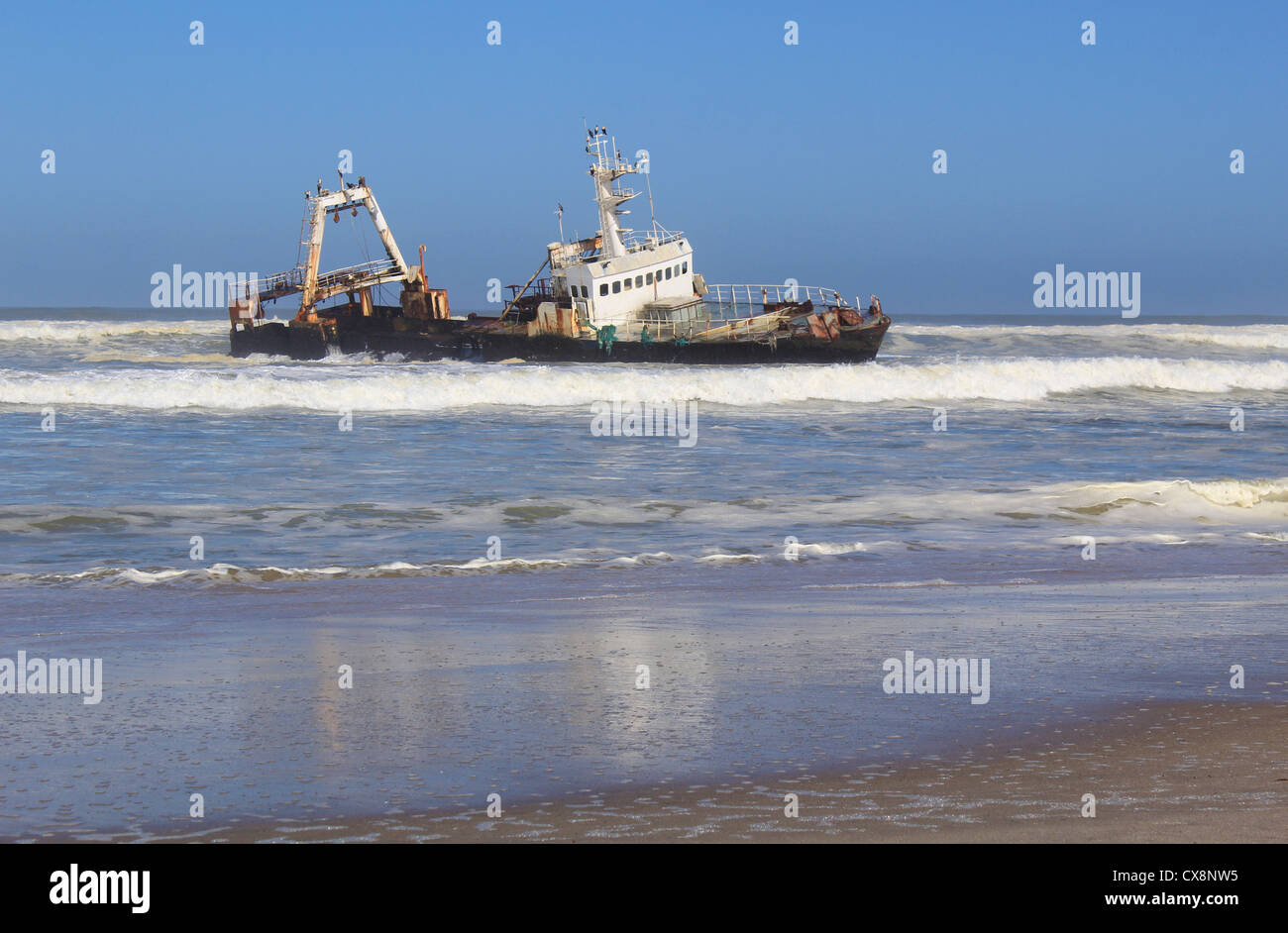 Naufragio su una spiaggia, Skeleton Coast, Namibia Foto Stock