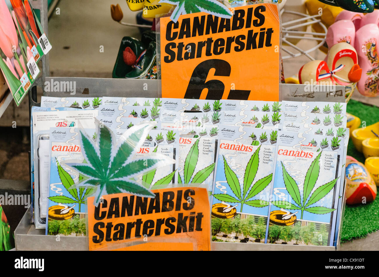 Marajuana semi per la vendita nel mercato dei fiori di Amsterdam Foto Stock