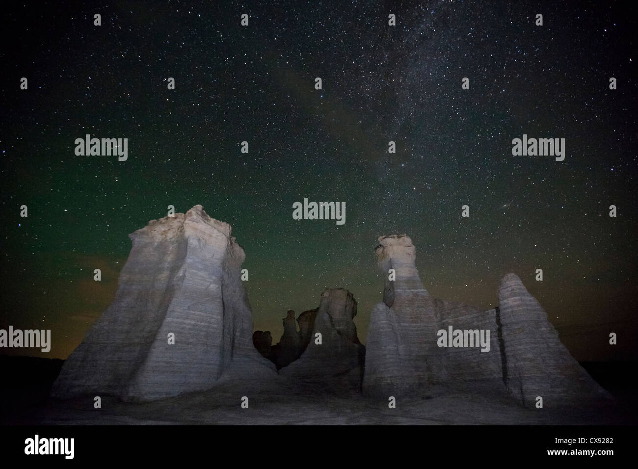 Le formazioni rocciose a monumento rocce, Chalk piramidi, Gove County, Kansas, STATI UNITI D'AMERICA Foto Stock