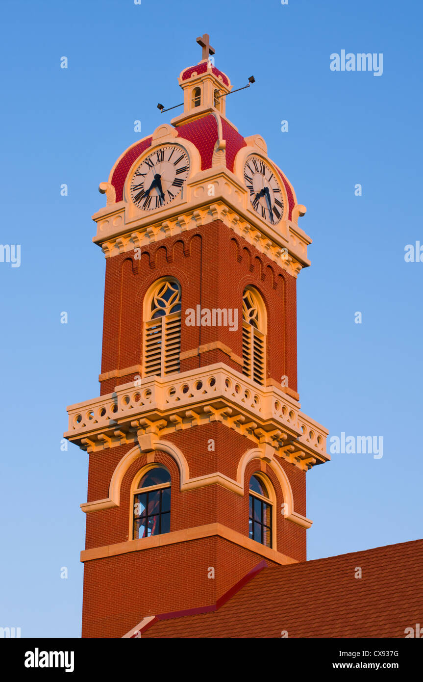 Cattedrale della Santissima Trinità la torre dell orologio e cupola a New Ulm Minnesota Foto Stock