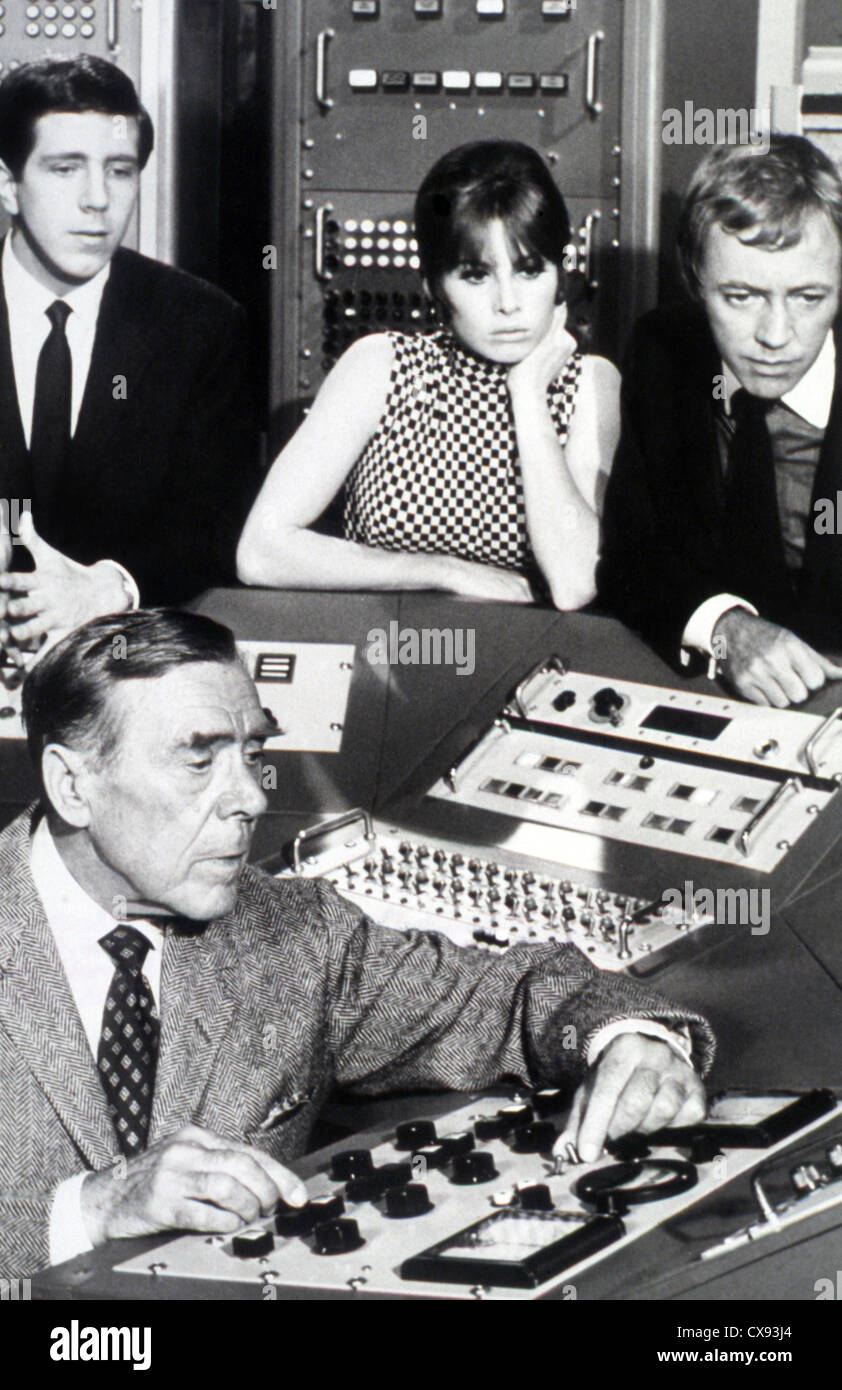 La ragazza da U.N.C.L.E. (TV) la ragazza da zio (ALT) LEO G CARROLL RANDY KIRBY STEFANIE POTERI NOEL HARRISON GFU 004 Foto Stock