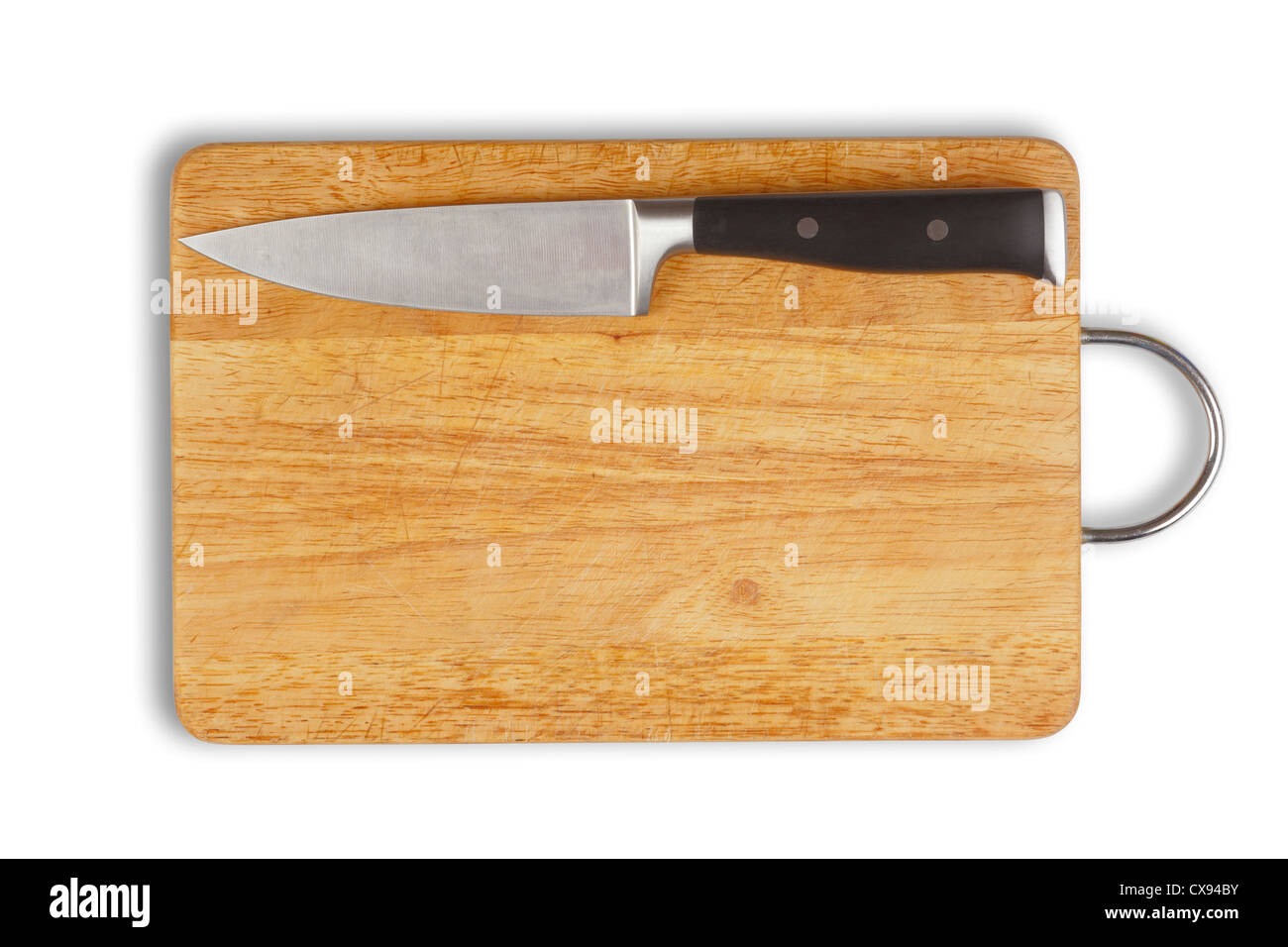 Pannelli di legno con coltello da cucina isolato. percorso di clipping incluso. Foto Stock