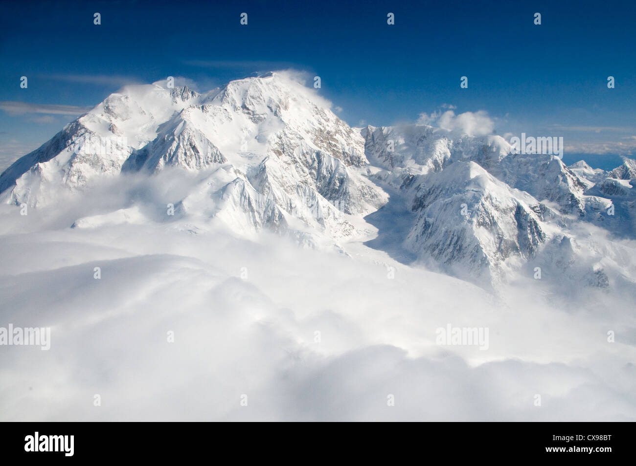 Il Parco Nazionale di Denali in Alaska offre splendide montagne e ghiacciai paesaggio dall'aria. Foto Stock