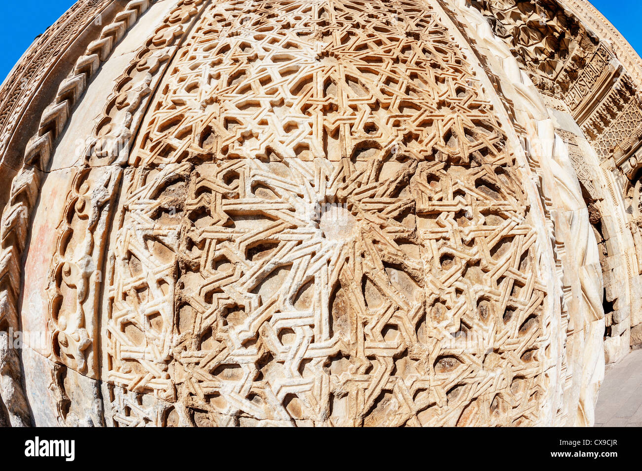 Dettaglio della porta principale, Sultanhani caravanserai sulla ex Silk Road, Sultanhani, Antolia, Turchia Foto Stock