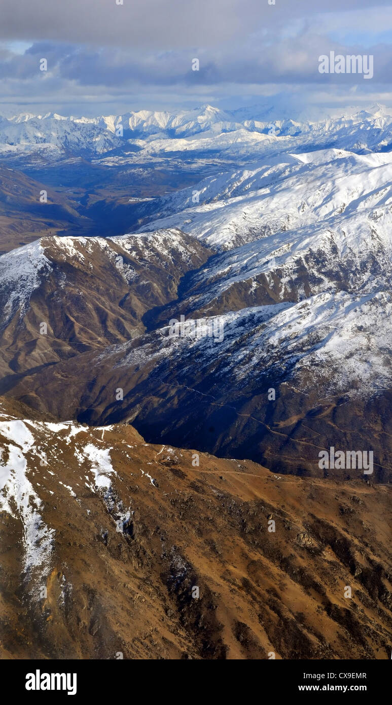 Una vista aerea del campo di corona di montagne che si trovano tra di Wanaka e Queenstown di Otago, Nuova Zelanda. Foto Stock