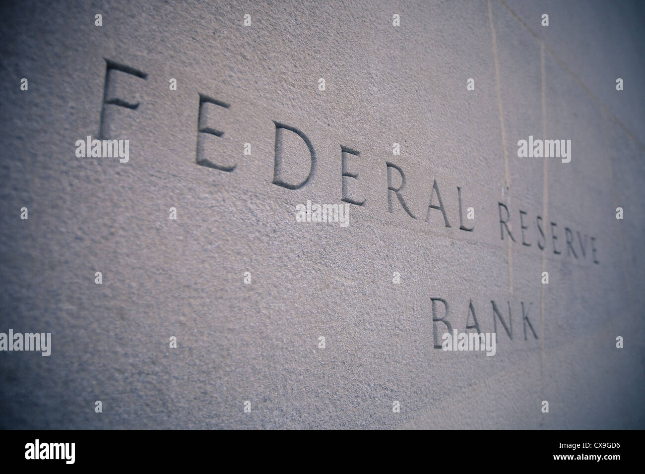 The Federal Reserve Bank in St. Louis, with its name carved in stone. Foto Stock
