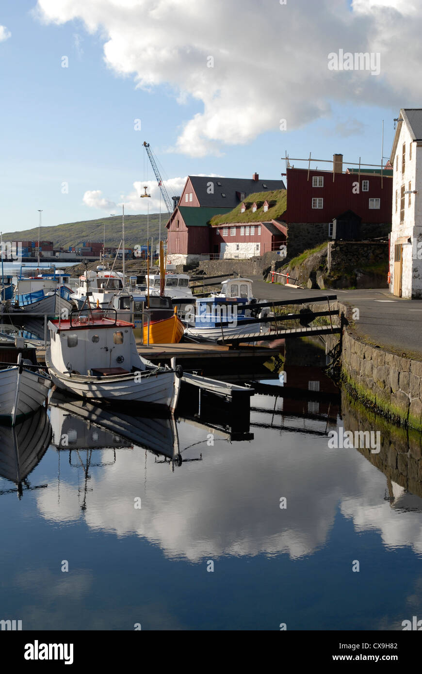 Del porto e della penisola di Tinganes, Torshavn, Isole Faerøer Foto Stock
