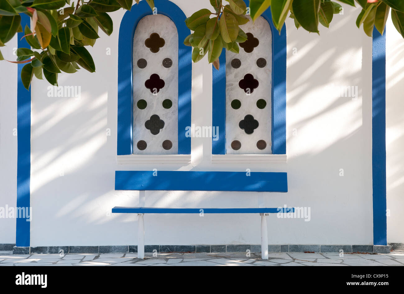 Chiesa windows, Kamari, Santorini, Grecia Foto Stock