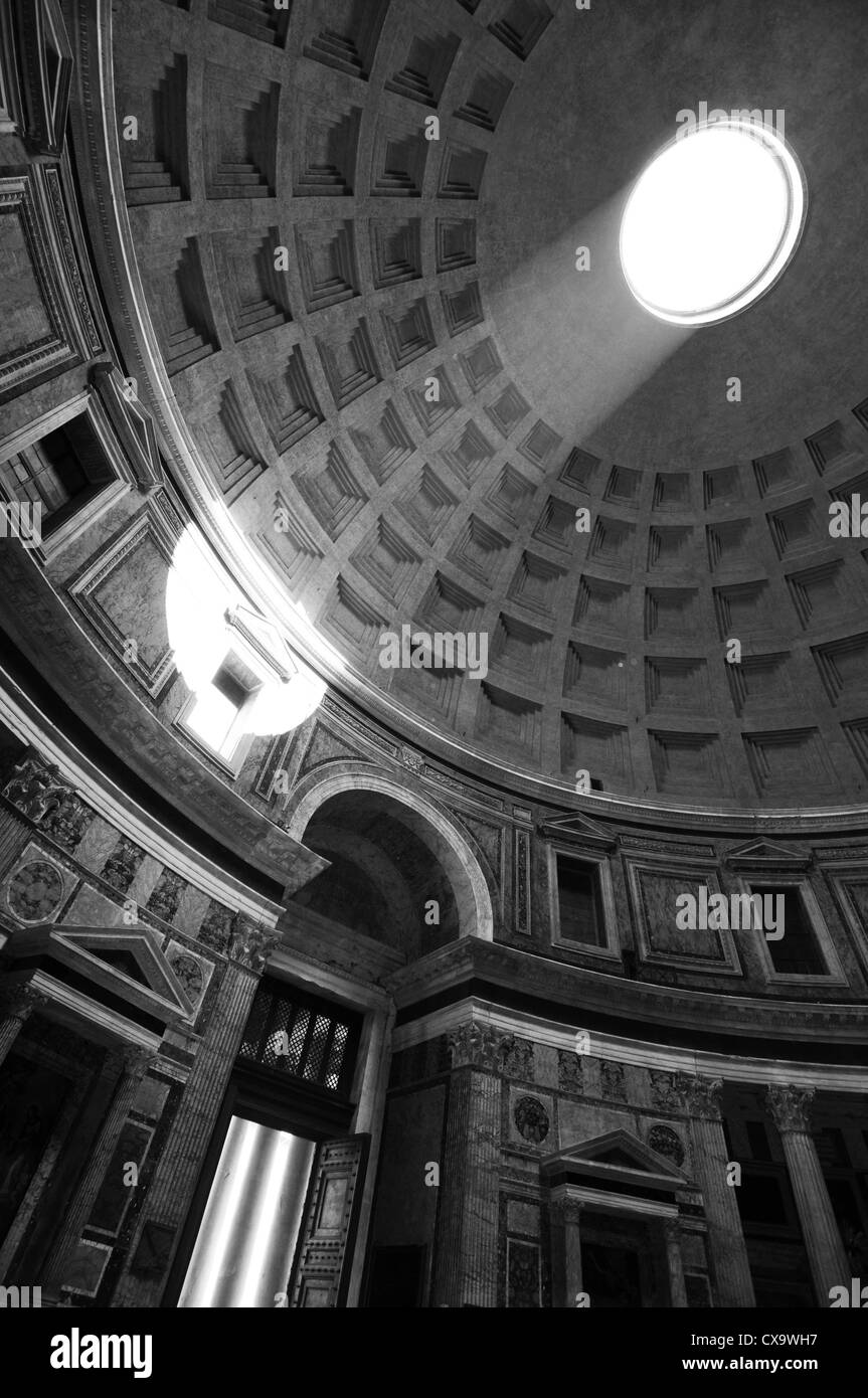 Dettagli architettonici del Pantheon cupola interna in Roma, Italia Foto Stock