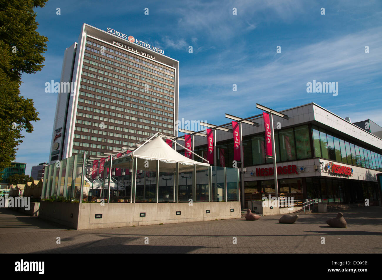 Viru hotel (1972) e Viru Keskus shopping center Kesklinn Central Tallinn Estonia Europa Foto Stock