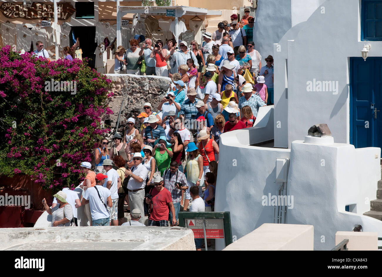 La folla di turisti, Oia - Santorini, Grecia Foto Stock