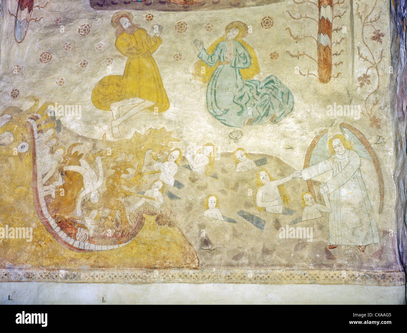 Xvi secolo Murale che raffigura Gesù Cristo che salva il popolo dal diavolo in la medievale chiesa di San Lorenzo di Lohja, Finlandia Foto Stock