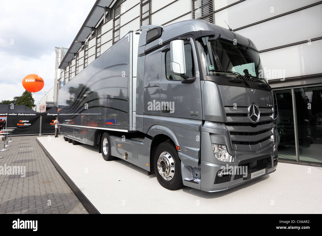 Nuova Mercedes Benz aerodinamica carrello all'International Motor Show per i veicoli commerciali Foto Stock