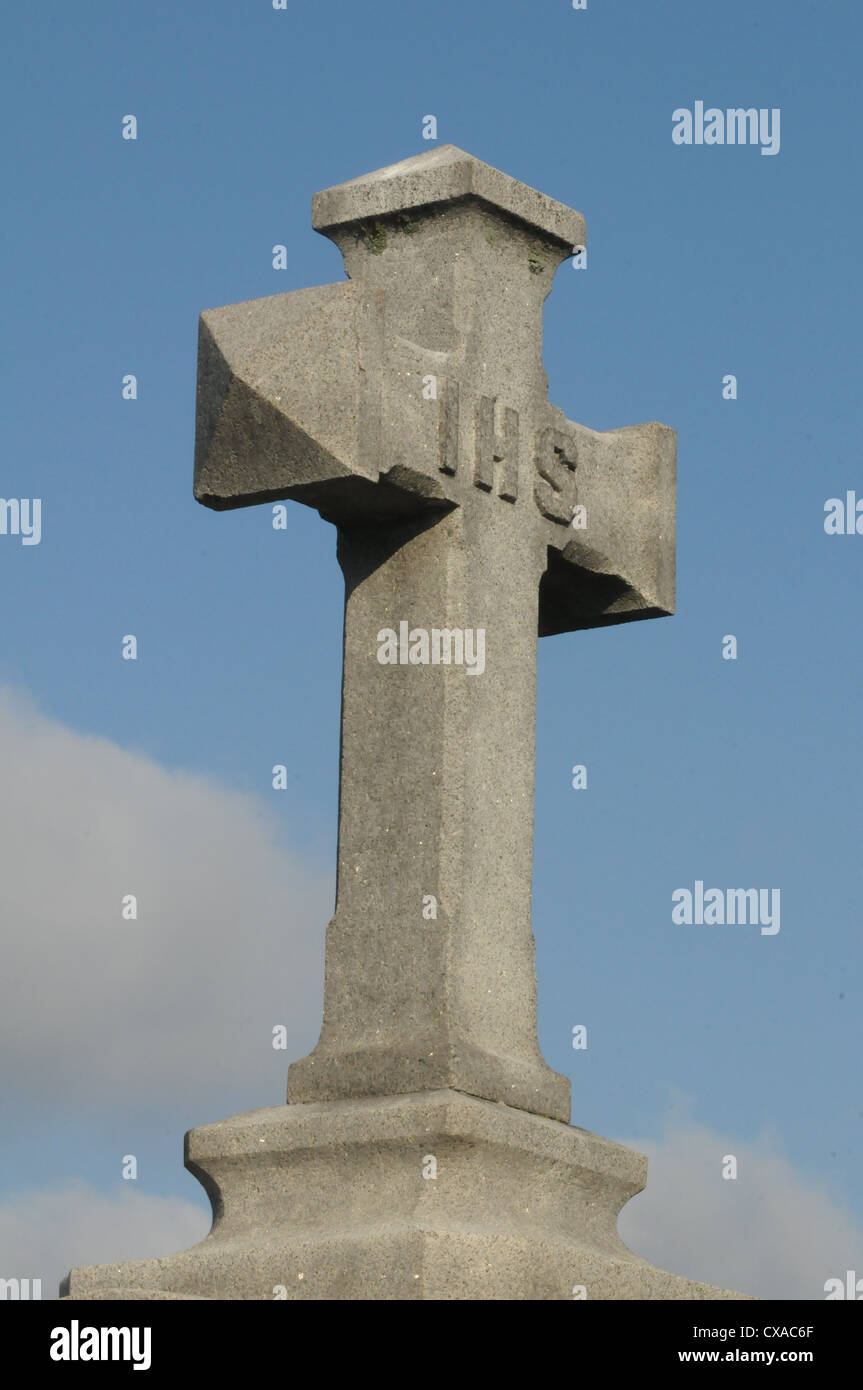 Croce e la tomba di pietra di Columbus in Ohio. Foto Stock