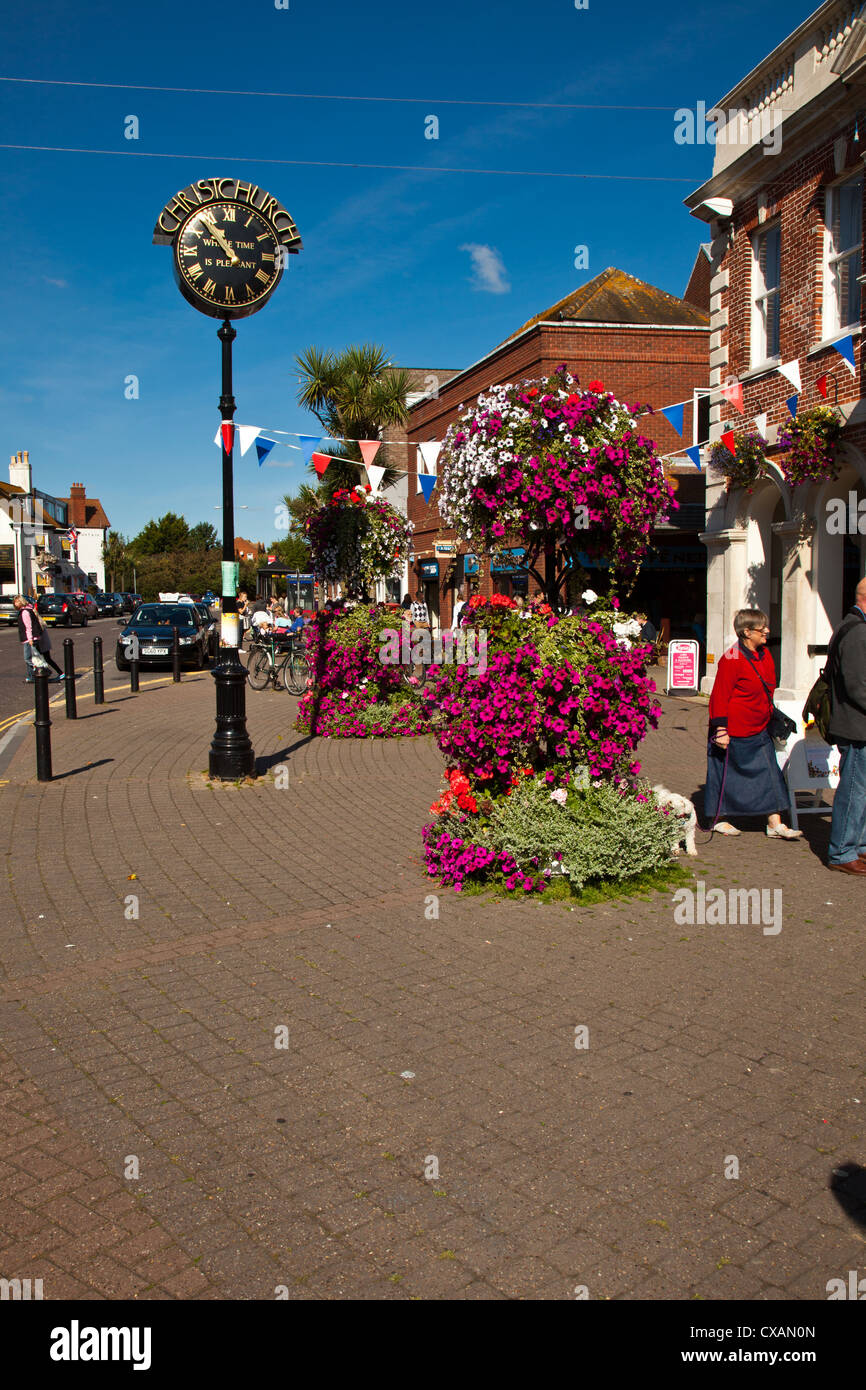 "Dove il tempo è piacevole' town orologio in Christchurch Dorset England Regno Unito. Foto Stock