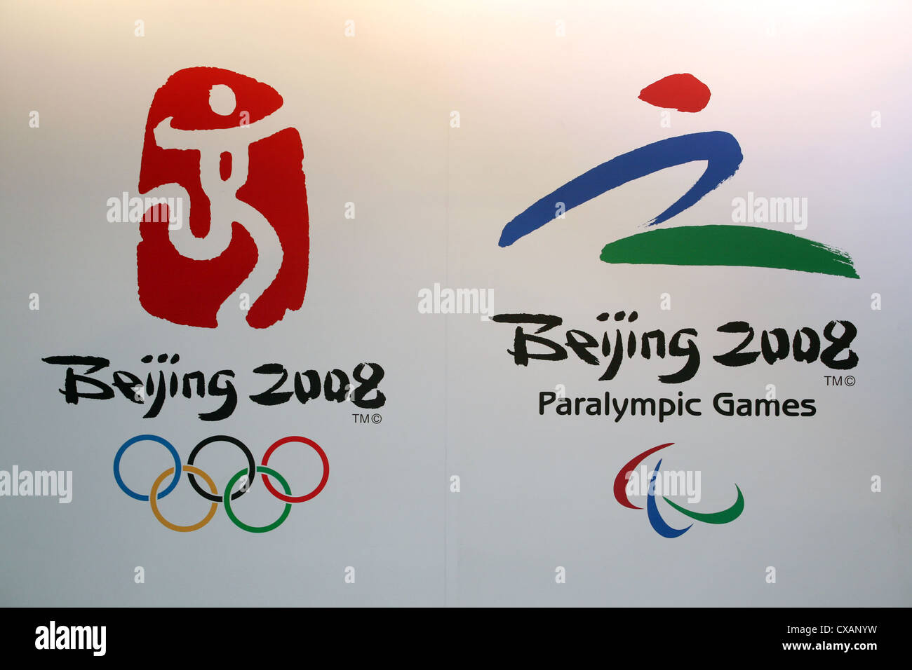 Foto di simbolo, il logo dei Giochi Olimpici del 2008 e le Paralimpiadi di Pechino Foto Stock