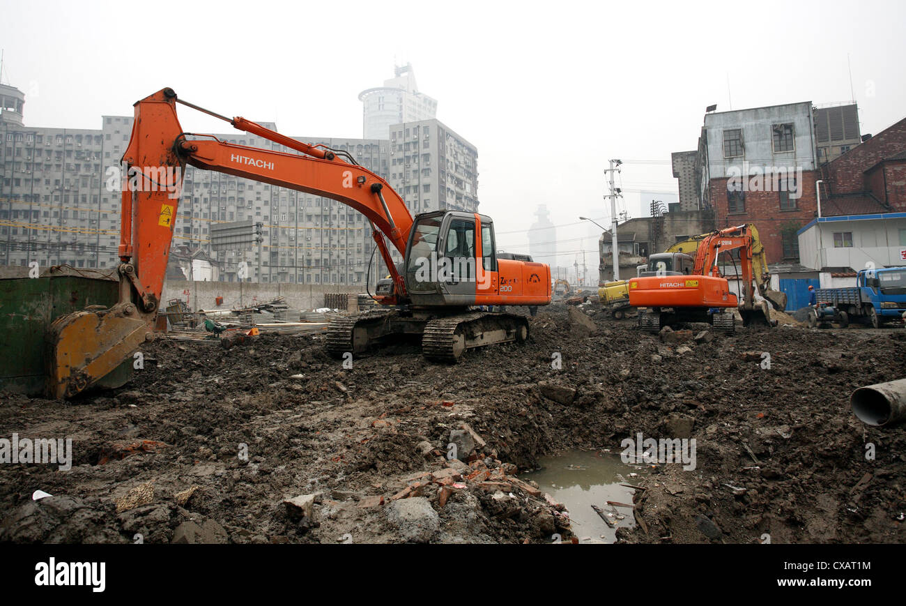 Shanghai, escavatore su un sito in costruzione Foto Stock