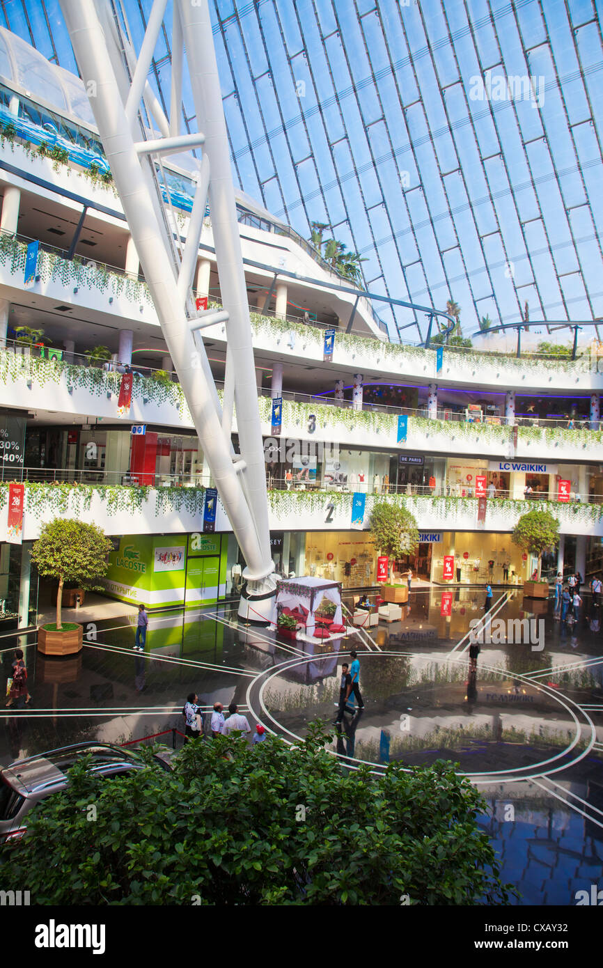 Khan Shatyr centro per lo shopping e per il divertimento, Astana, in Kazakistan e in Asia Centrale, Asia Foto Stock