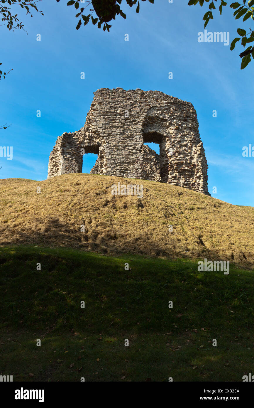 La grande torre di Christchurch Castle, simbolo del potere normanno costruito originariamente di legname legname circa 1100 annuncio, Dorset Inghilterra Foto Stock