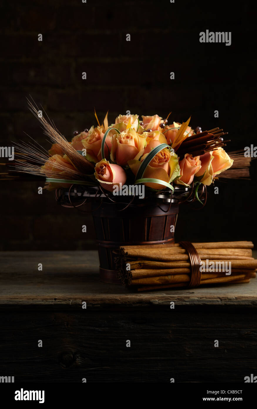 Peach Rose cadono Floreale Foto Stock