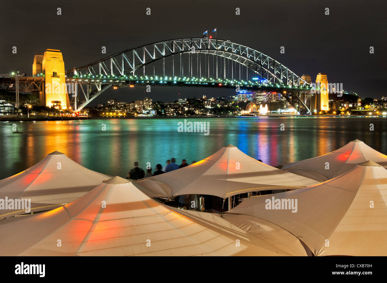 Il Sydney Harbour Bridge di notte. Foto Stock
