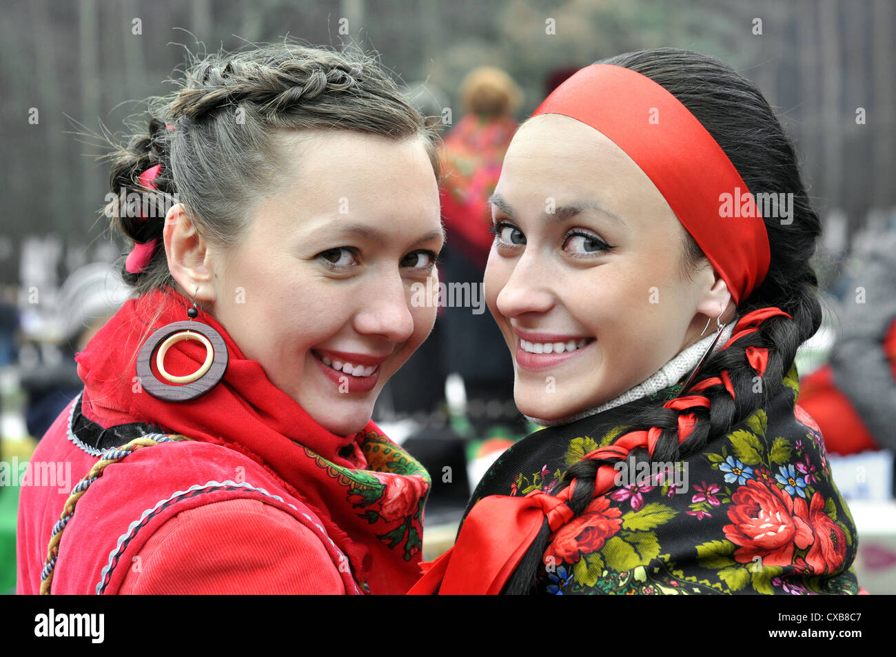 Due giovani donne ucraine Foto Stock