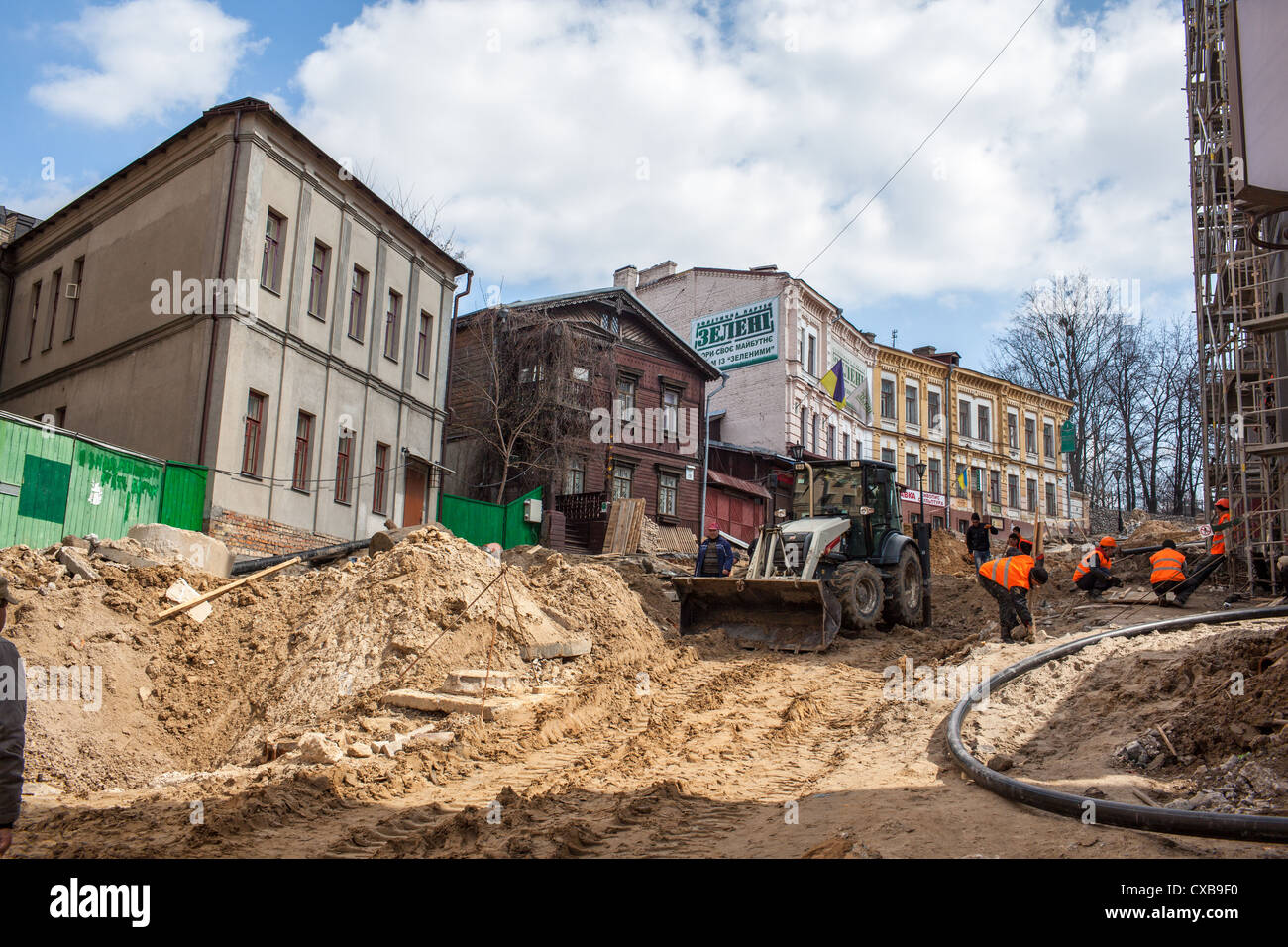 Il controverso la ricostruzione della storica Andriyivsky Uzviz (discesa) di Kiev, in Ucraina, l'Europa orientale Foto Stock