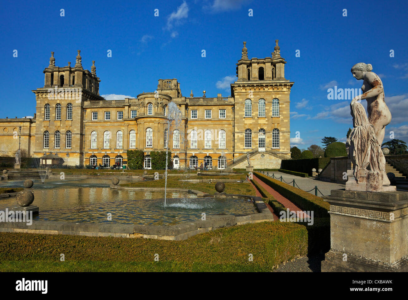 Giardini d'acqua, il Palazzo di Blenheim, Sito Patrimonio Mondiale dell'UNESCO, Woodstock, Oxfordshire, England, Regno Unito, Europa Foto Stock