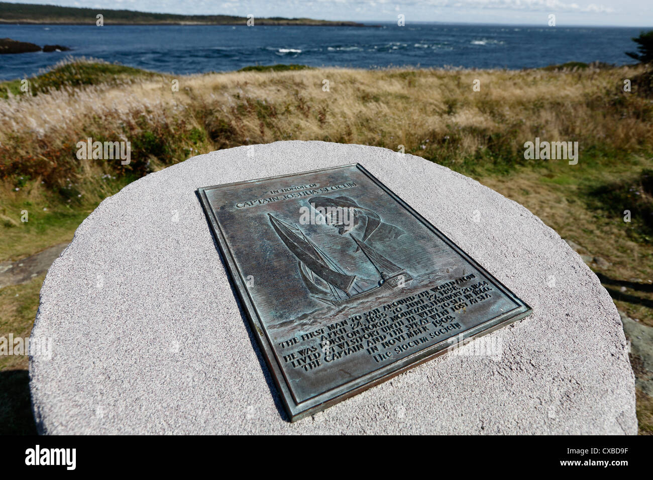 Monumento a Joshua Slocum, la prima persona a navigare da solo intorno al mondo, Brier Island, Nova Scotia Foto Stock